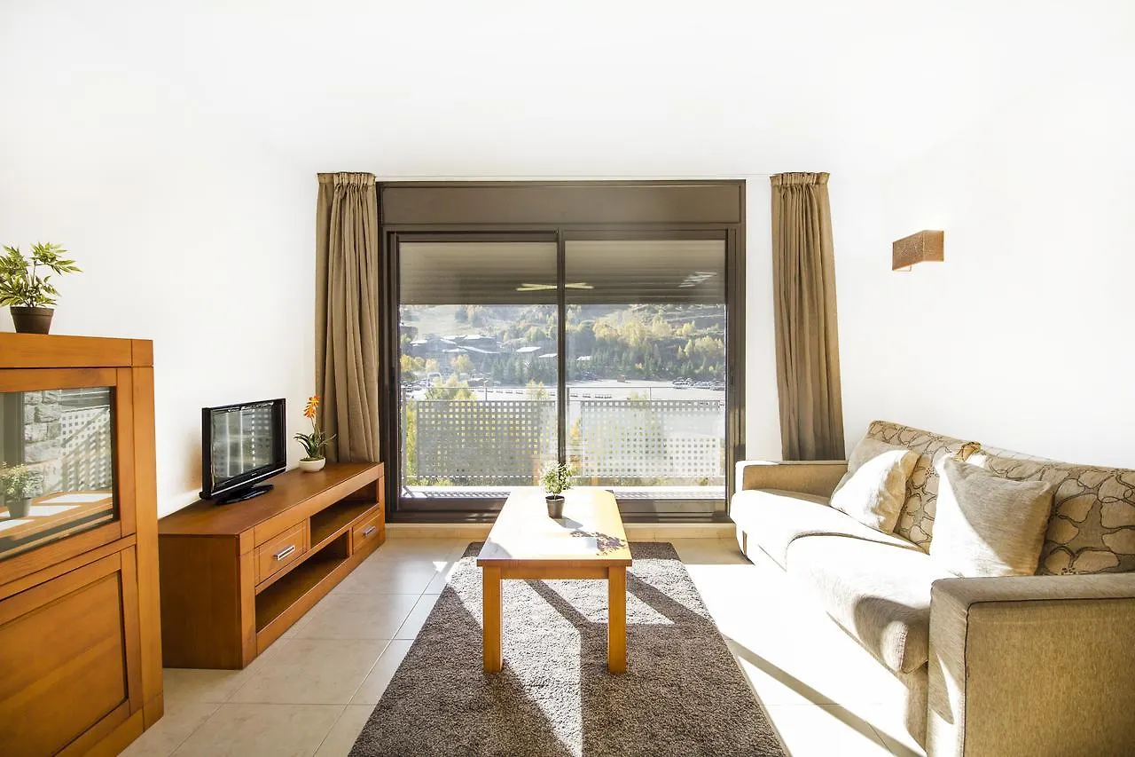 Apartaments Les Terrasses Del Tarter 0*,